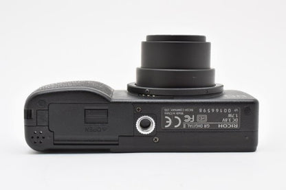 Ricoh GR DIGITAL II - Filem.sg