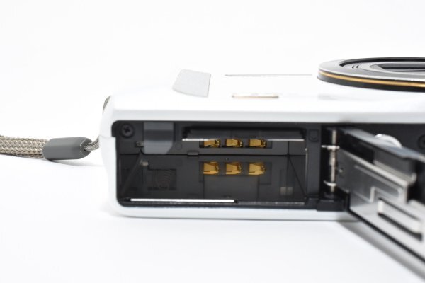Casio EXILIM EX-ZR200