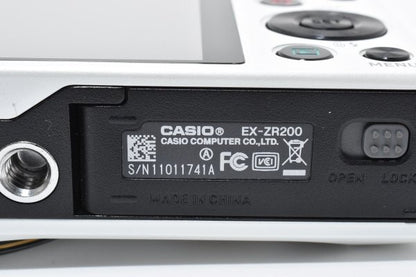Casio EXILIM EX-ZR200