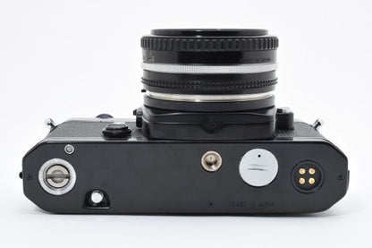 Nikon FE + Ai-s Nikkor 50mm f/1.8 (Black)