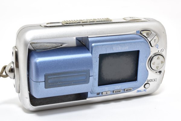 Nikon COOLPIX 2500