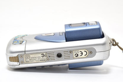 Nikon COOLPIX 2500