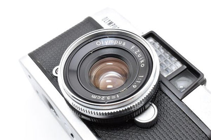 Olympus PEN D with F.Zuiko 32mm f/1.9
