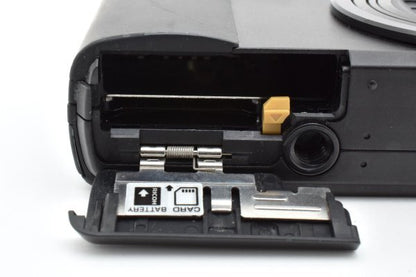 Ricoh R8 - Filem.sg