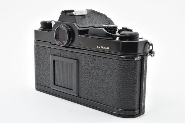 Nikon FM + Ai NIKKOR 28mm f/2.8