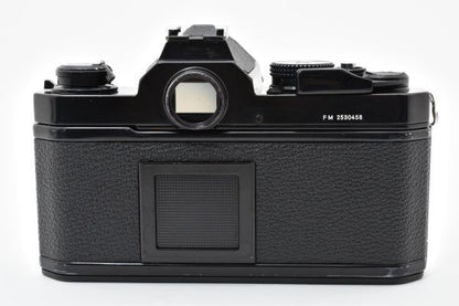 Nikon FM + Ai NIKKOR 28mm f/2.8