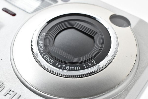 Fujifilm FinePix 2700