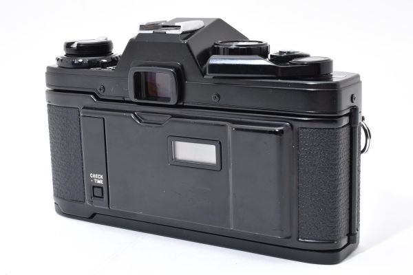 Olympus OM10 + Zuiko MC 50mm f/1.8 (Black)
