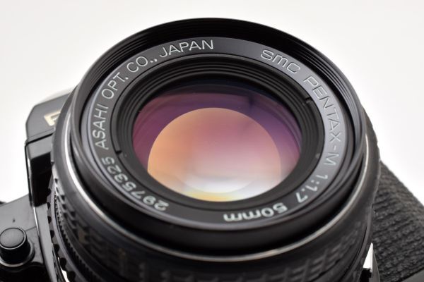 Pentax K2 with SMC Pentax 50mm f/1.7 (Black) - Filem.sg